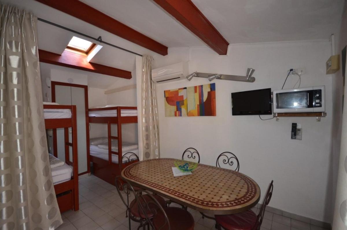 Le Clos Des Galejades Aparthotel *